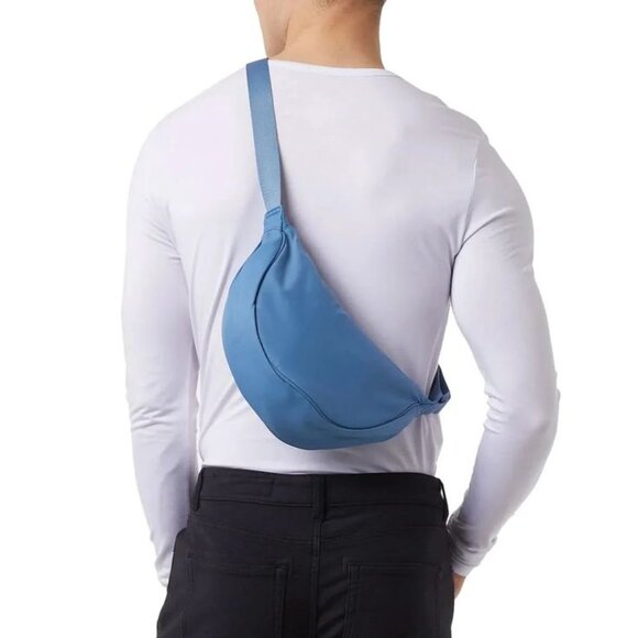 32 Degrees Cool Blue Unisex Crossbody Bag. Water resistant. New with tags - Picture 4 of 8